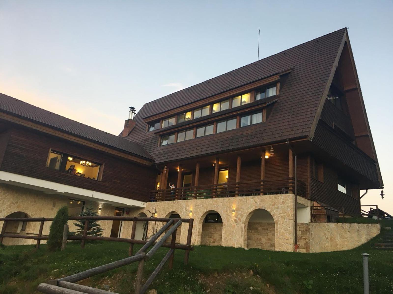 Maison d'hôtes Pensiunea Park 4*